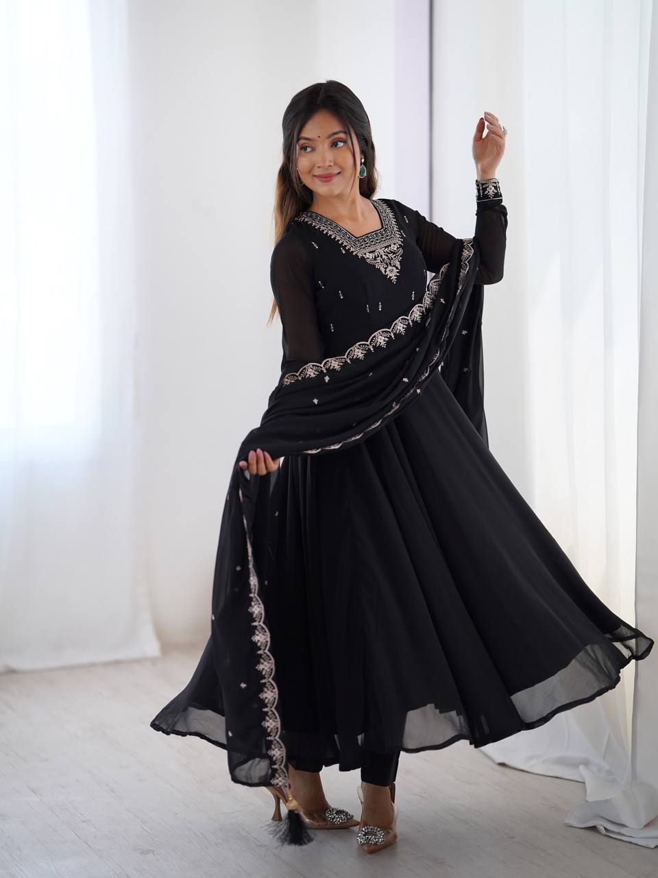 Black Color Flaired Anarkali Ehtnic Gown Set