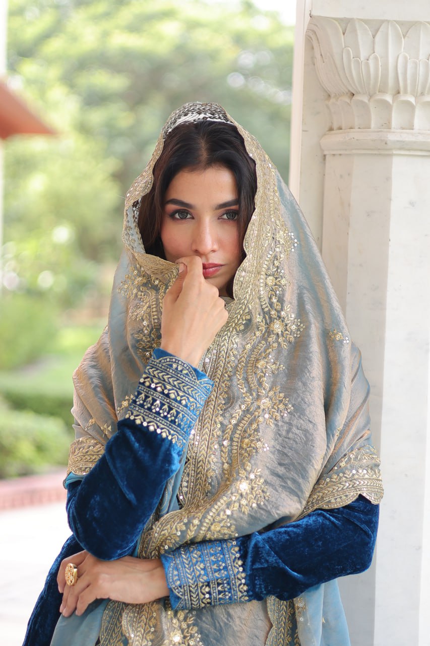 Morpich Color Velvet Sequins & Zari Embroidered 3-Piece Set | Nardev Fashion