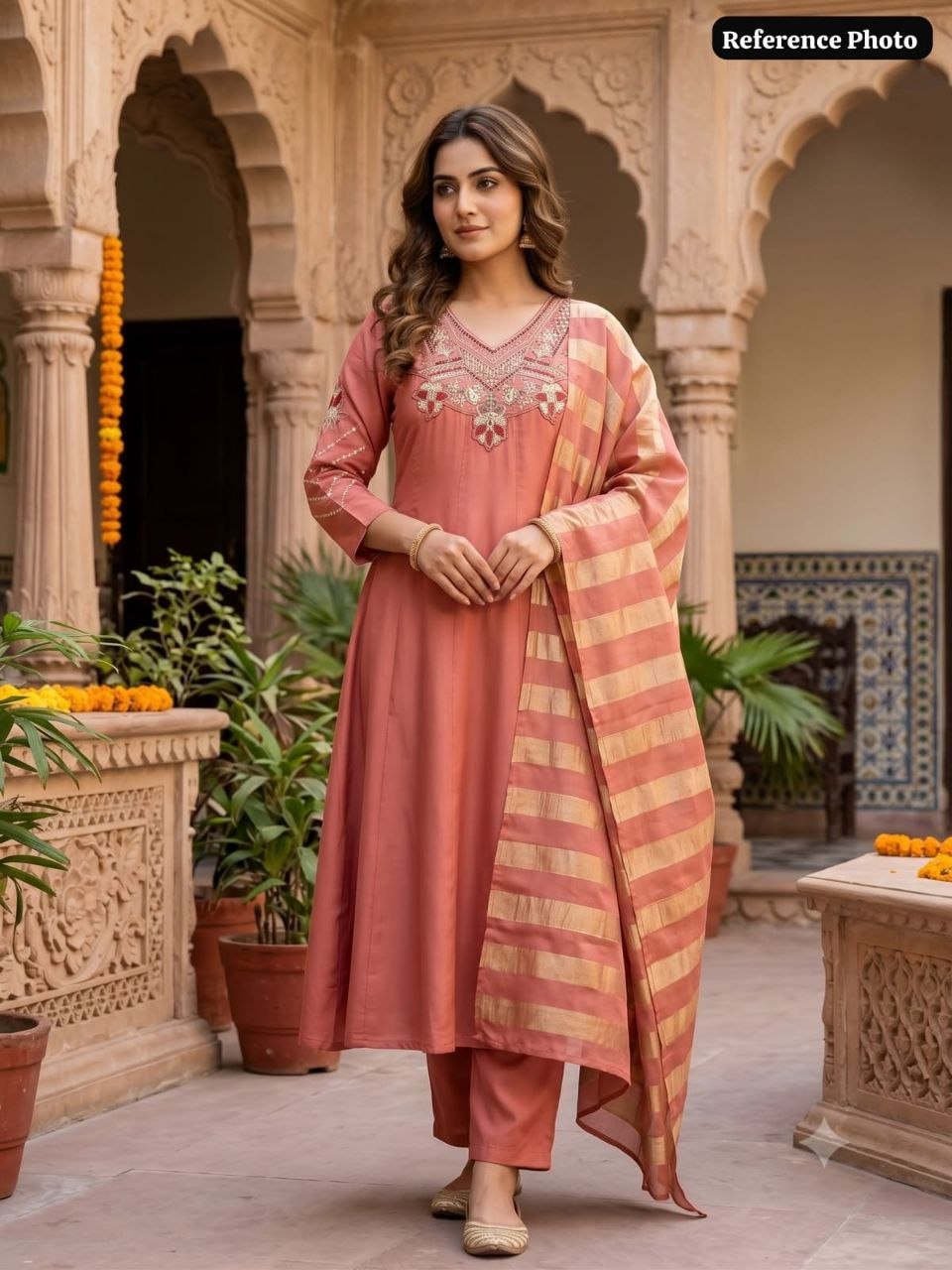 Gajri Premium Mull Chanderi Embroidered Kurta Pant Dupatta Set