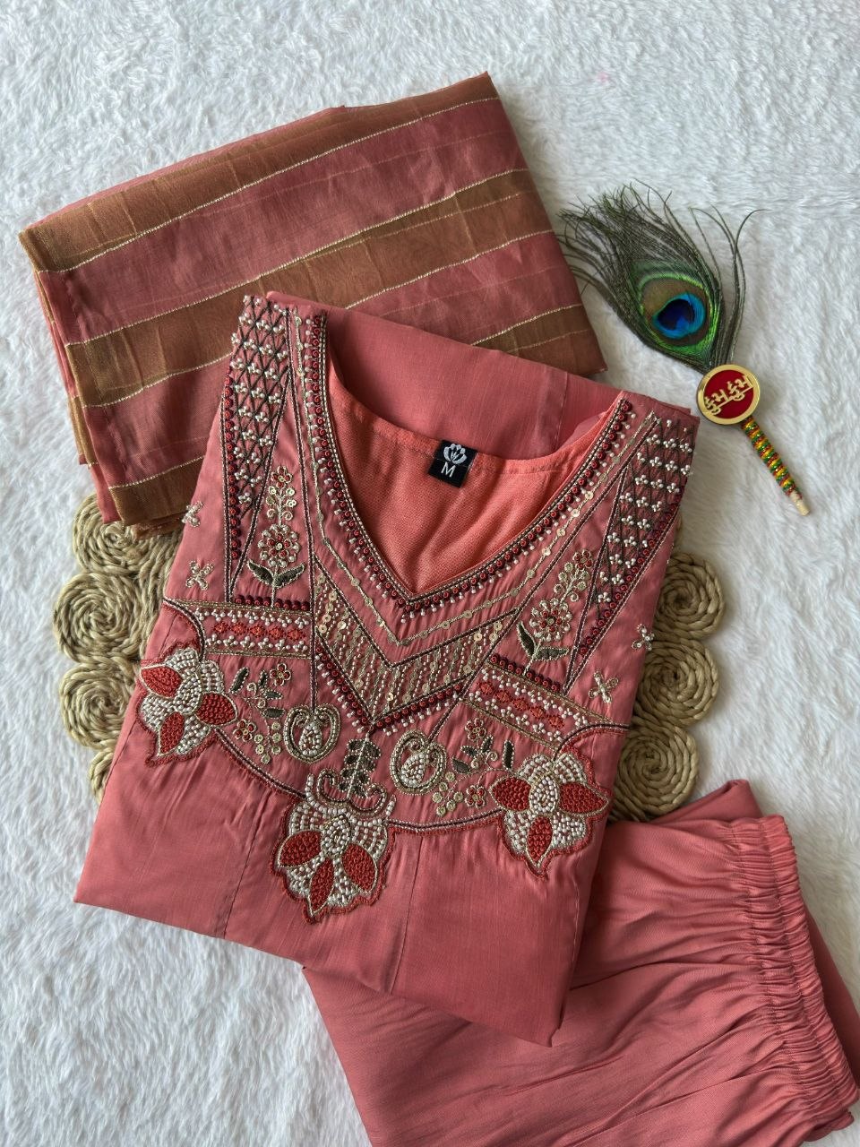 Gajri Premium Mull Chanderi Embroidered Kurta Pant Dupatta Set