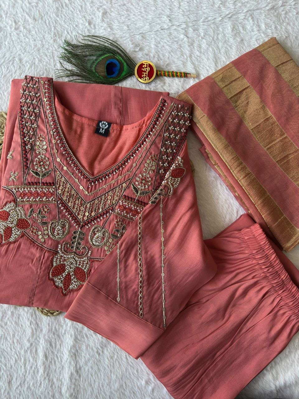 Gajri Premium Mull Chanderi Embroidered Kurta Pant Dupatta Set
