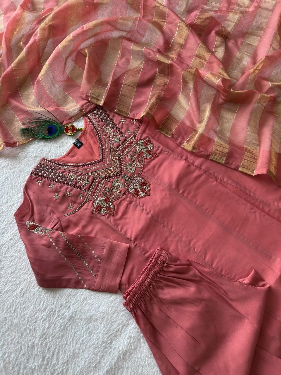 Gajri Premium Mull Chanderi Embroidered Kurta Pant Dupatta Set