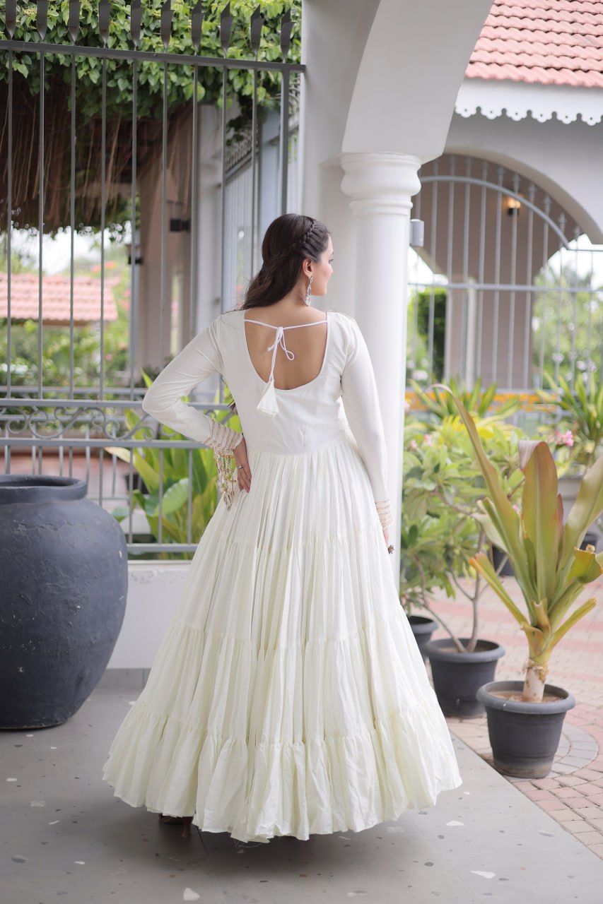 Ivory White Kutchi Gamthi Embroidered Navratri Gown