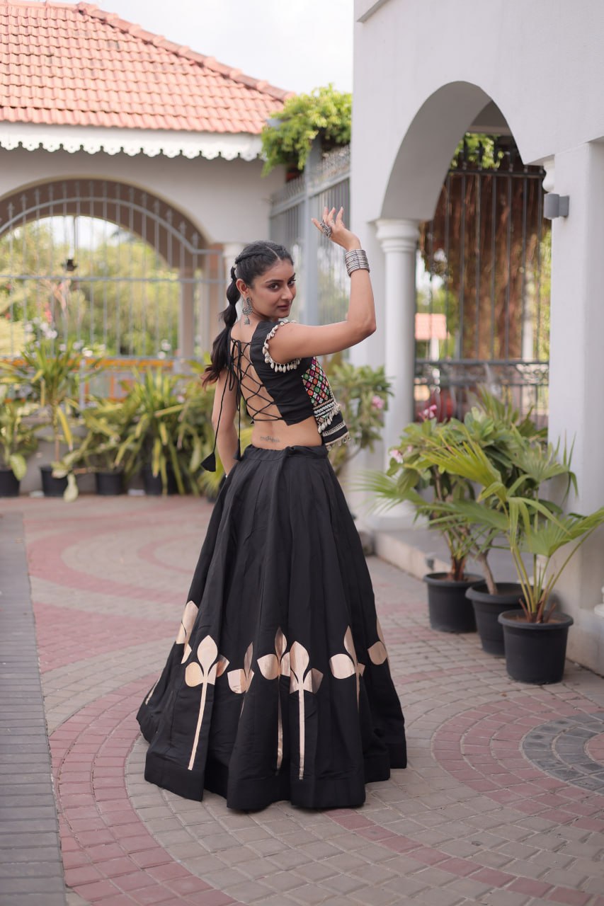 Black Mirror Work Pan-Patti Gota Lehenga Choli – 6 Meter Flair