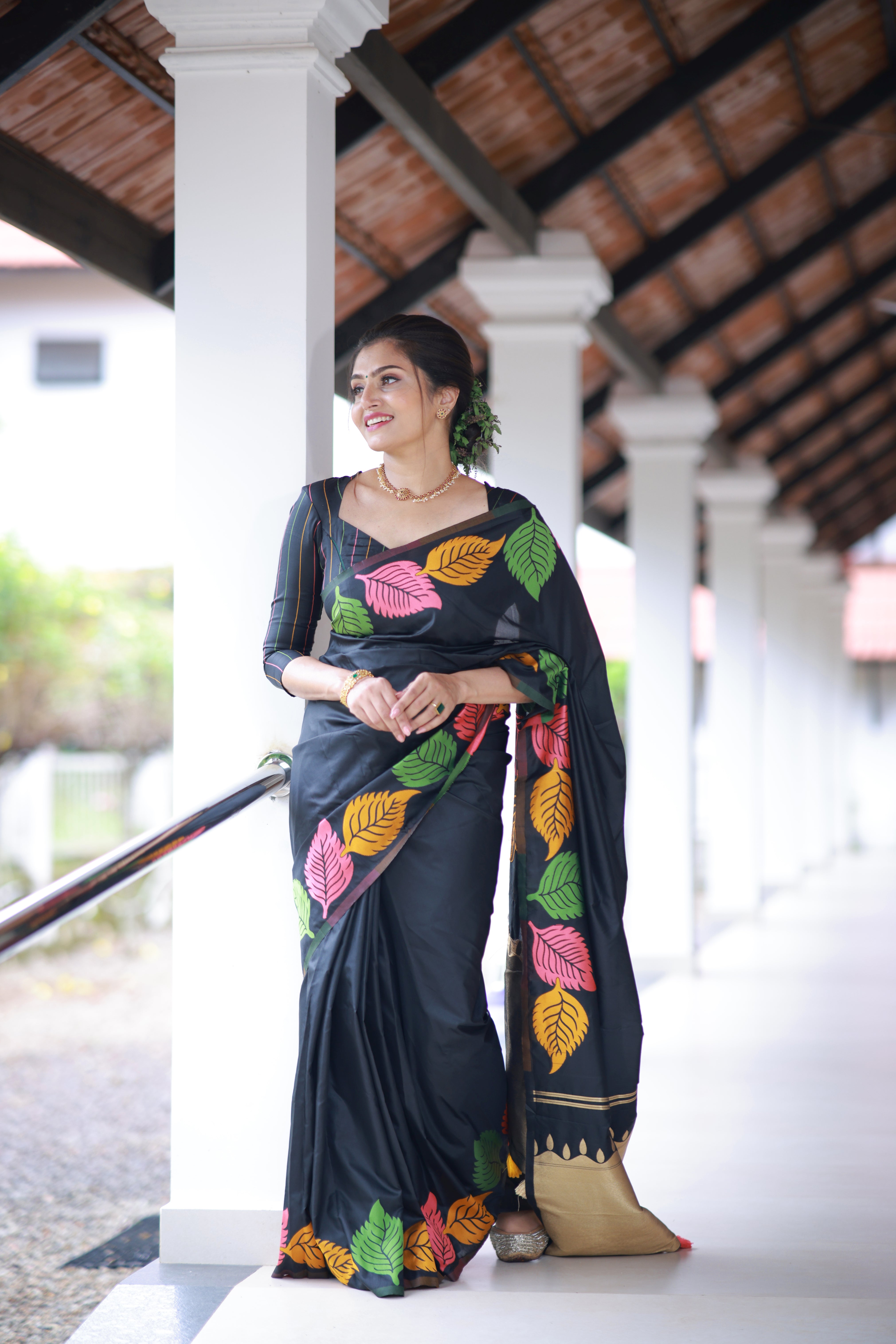 Black Beauty Leaf Soft Silk Woven Saree