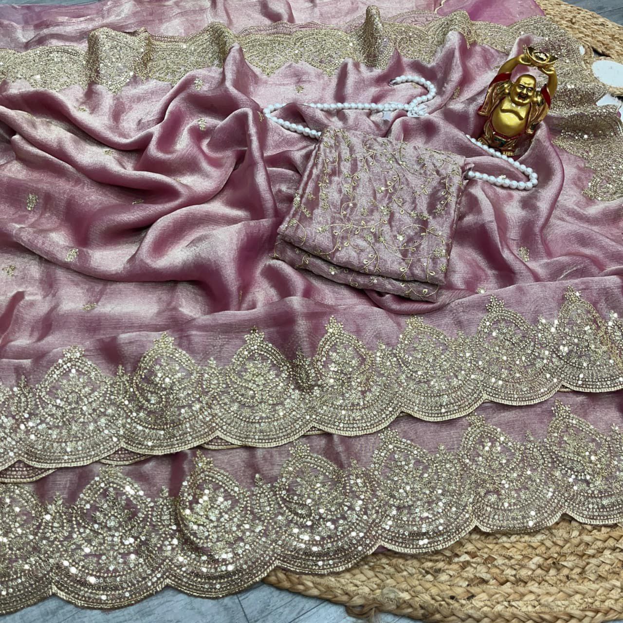 Pink Lightweight Elegant and Beautifully Crafted Saree | Nardev Fashion