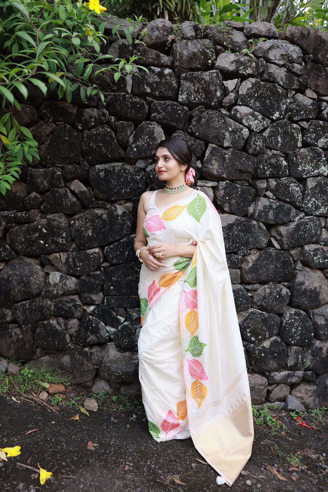 White Beauty Leaf Soft Silk Woven Saree