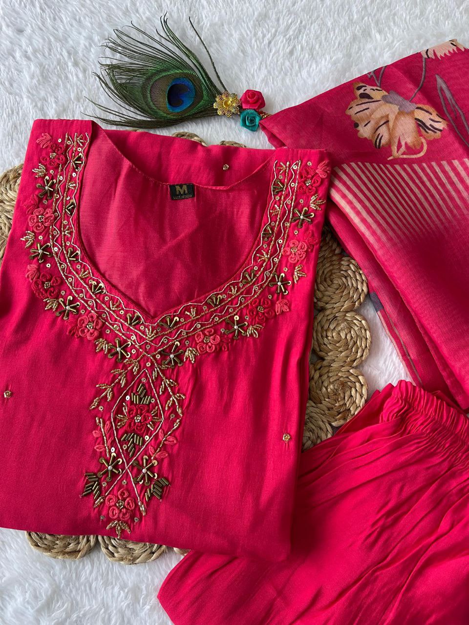 Karvachoth Special Tometo Red Kurti Pant Dupatta Set